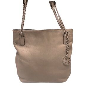 Michael kors gray chain leather bag w/mk charm